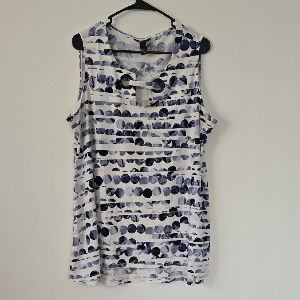 Alfani Sleeveless Blouse Graphic Print Hi-Low Hem, Keyhole Neck Size 2XL